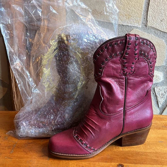 Tulle and Batiste Jamilla Boots in Maroon 🫶 - Picture 12 of 12